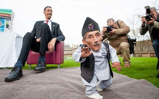 маленький человек в сравнение